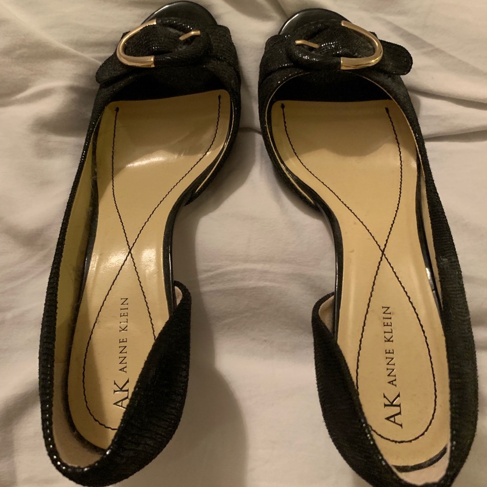 Anne Klein heels with front buckle
